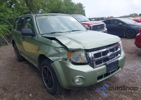 2008 Ford Escape Xlt z USA, uszkodzony, nr VIN 1FMCU93158KA07483
